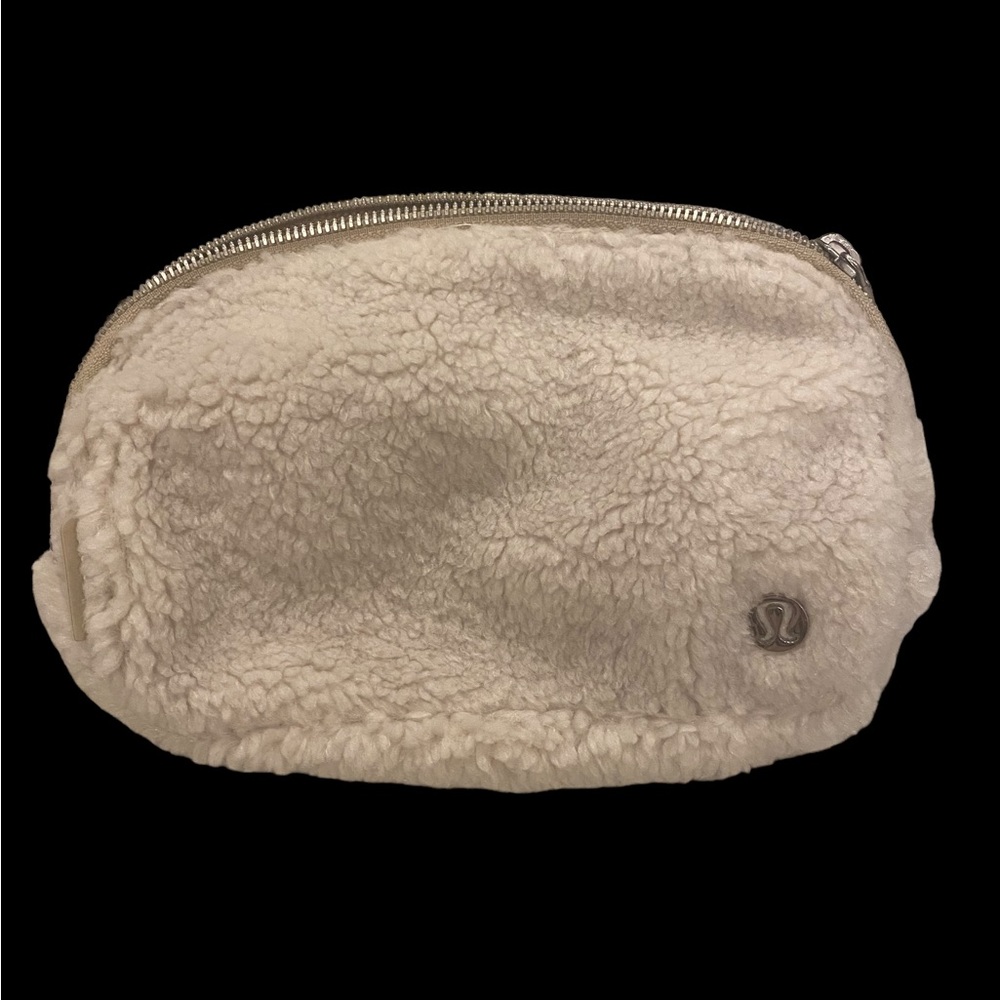 NWT lululemon white fleece everywhere belt bag
